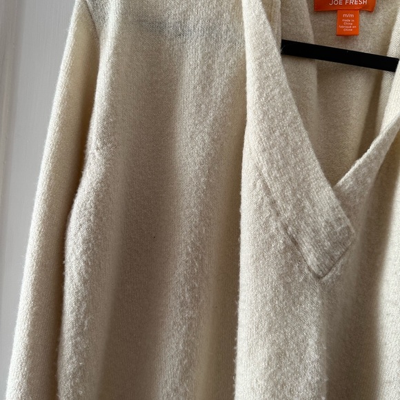 Amazing cream color sweater, size M by joe rose - Picture 2 of 10